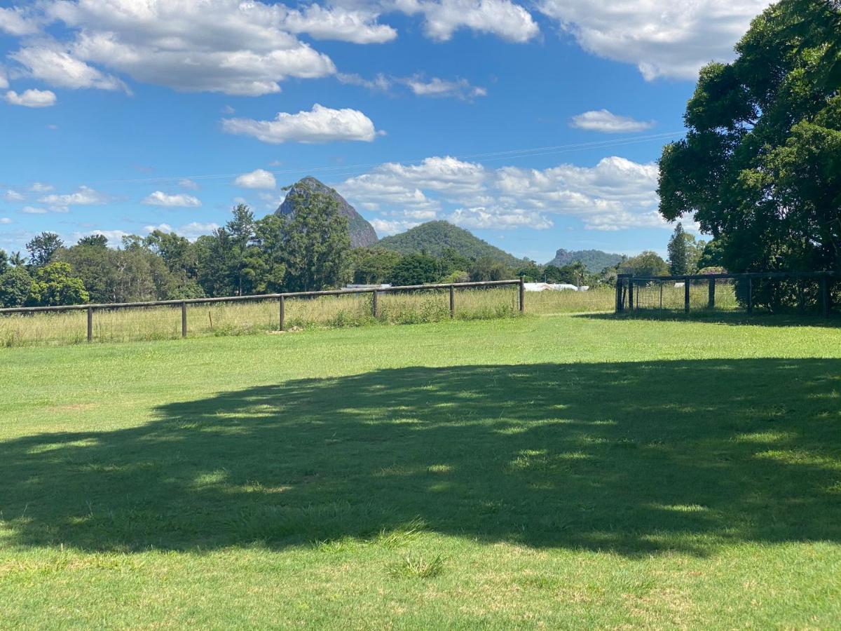 Ark Accommodation Glass House Mountains Exterior foto